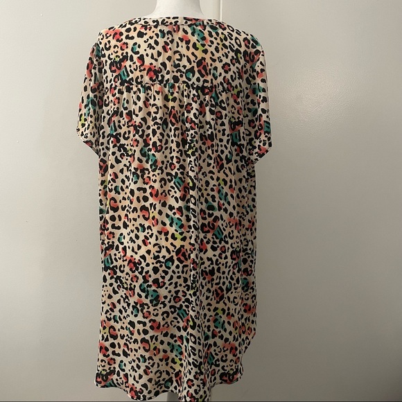 Hi-Low Tunic Georgette Watercolor Leopard - Picture 5 of 7